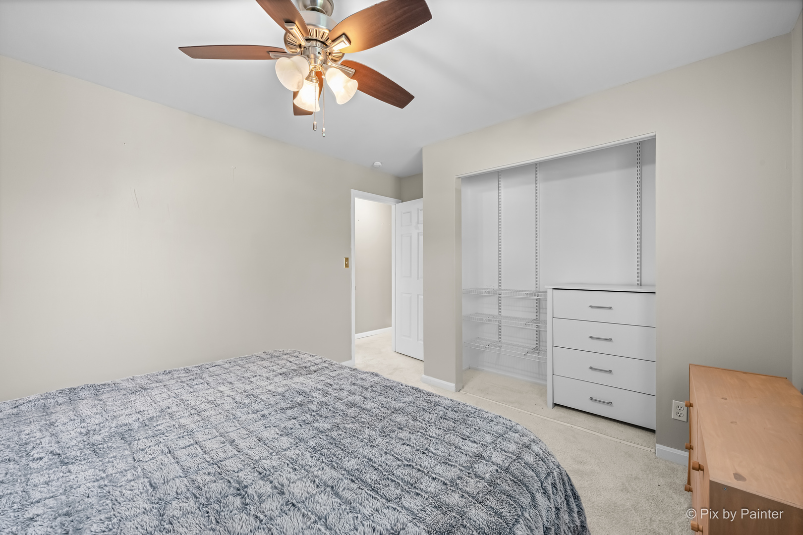 2408 W Fairview Lane, McHenry, IL 60051