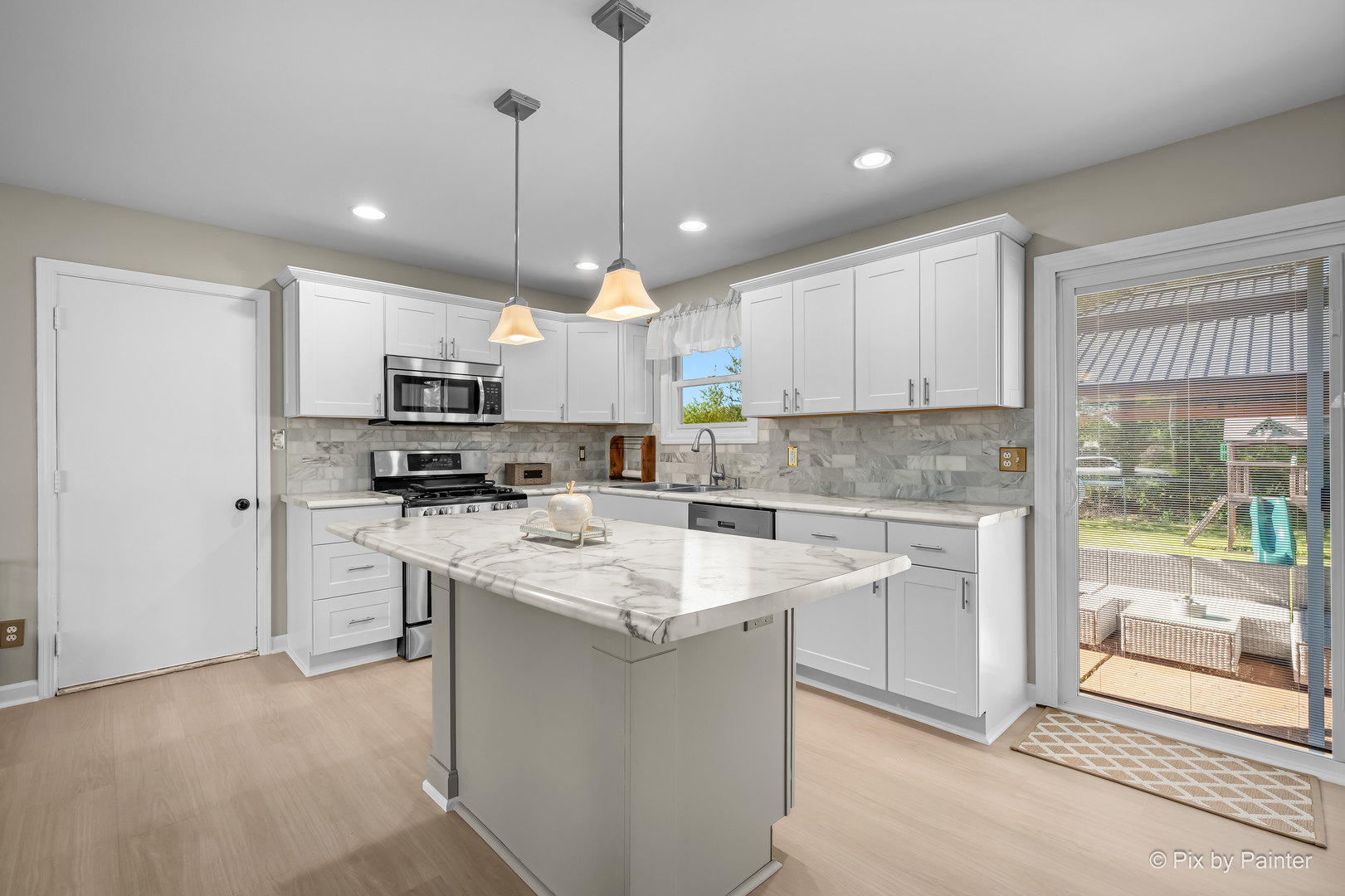 2408 W Fairview Lane, McHenry, IL 60051