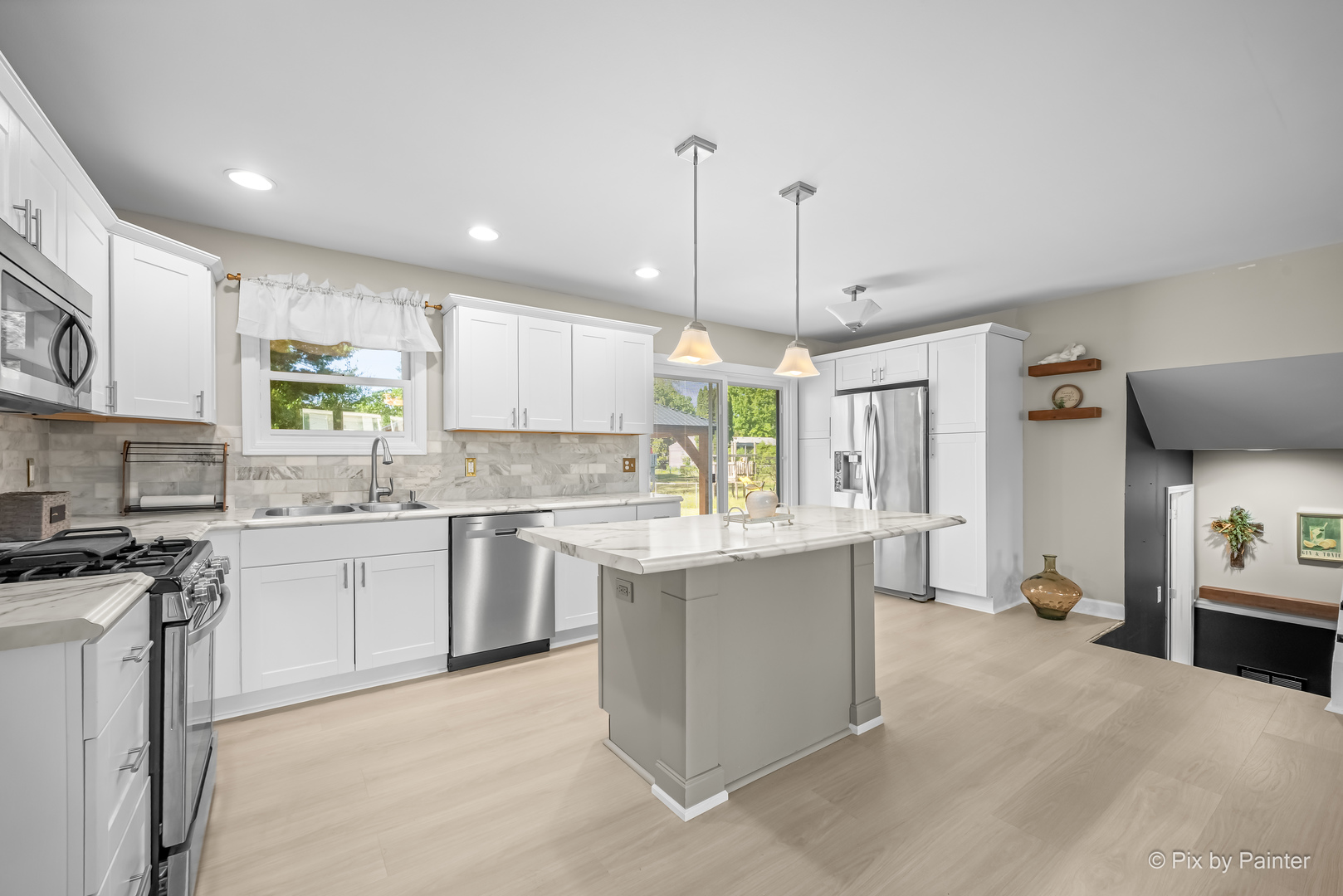 2408 W Fairview Lane, McHenry, IL 60051