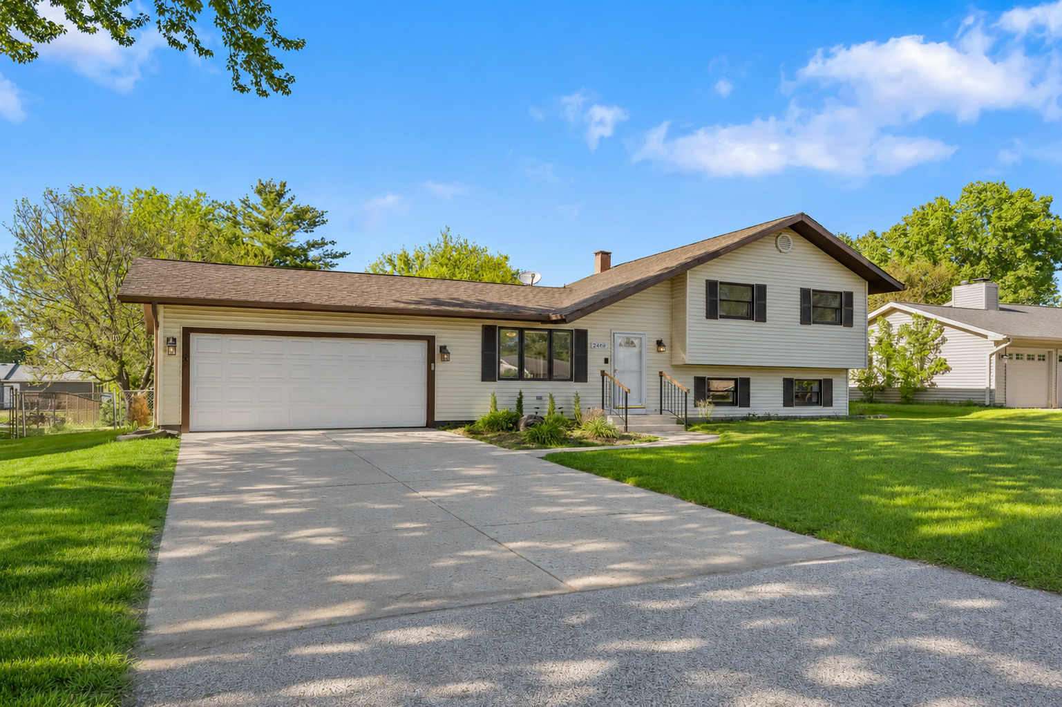 2408 W Fairview Lane, McHenry, IL 60051