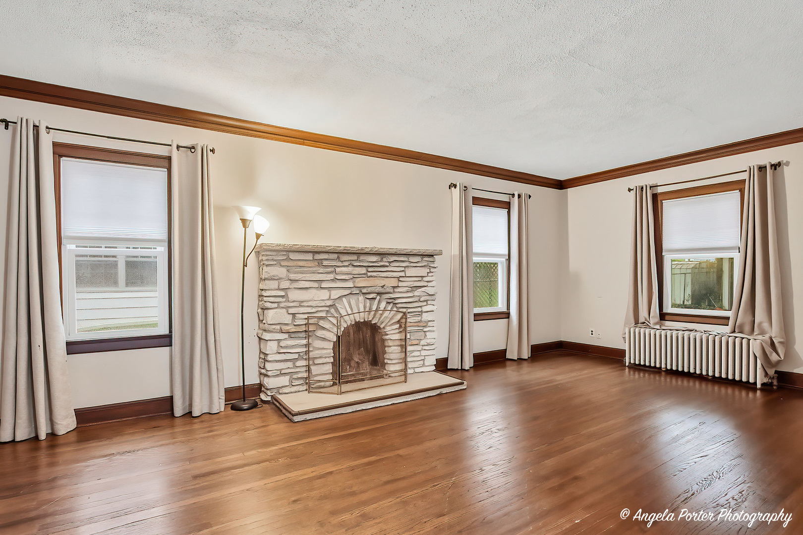 462 Glendenning Place, Waukegan, IL 60085