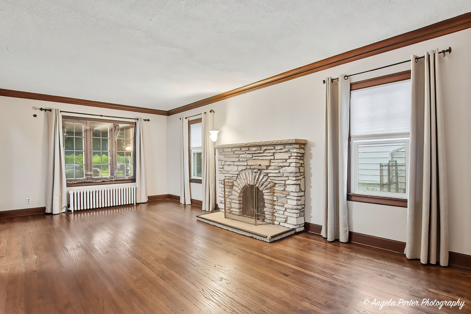 462 Glendenning Place, Waukegan, IL 60085