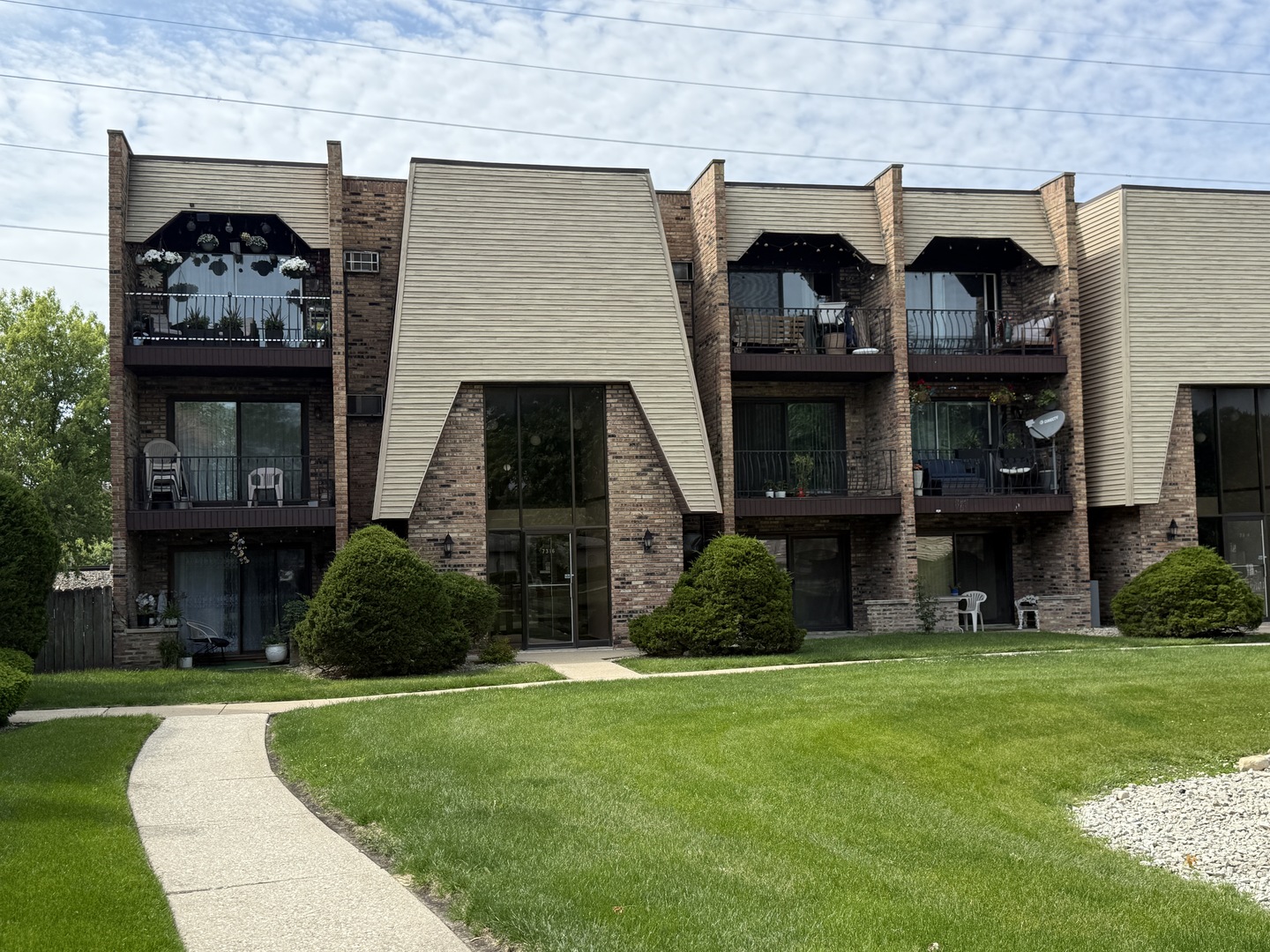 7316 Blackstone Avenue #36, Justice, IL 60458