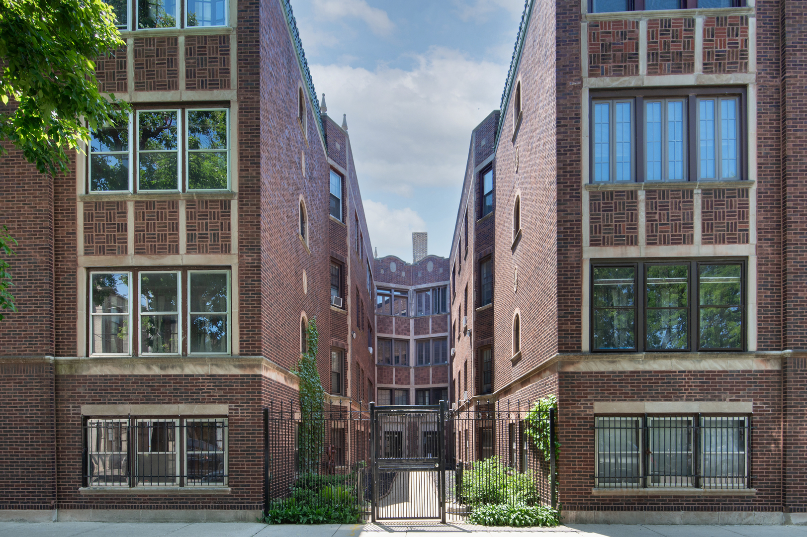 819 E 53rd Street #3, Chicago, IL 60615