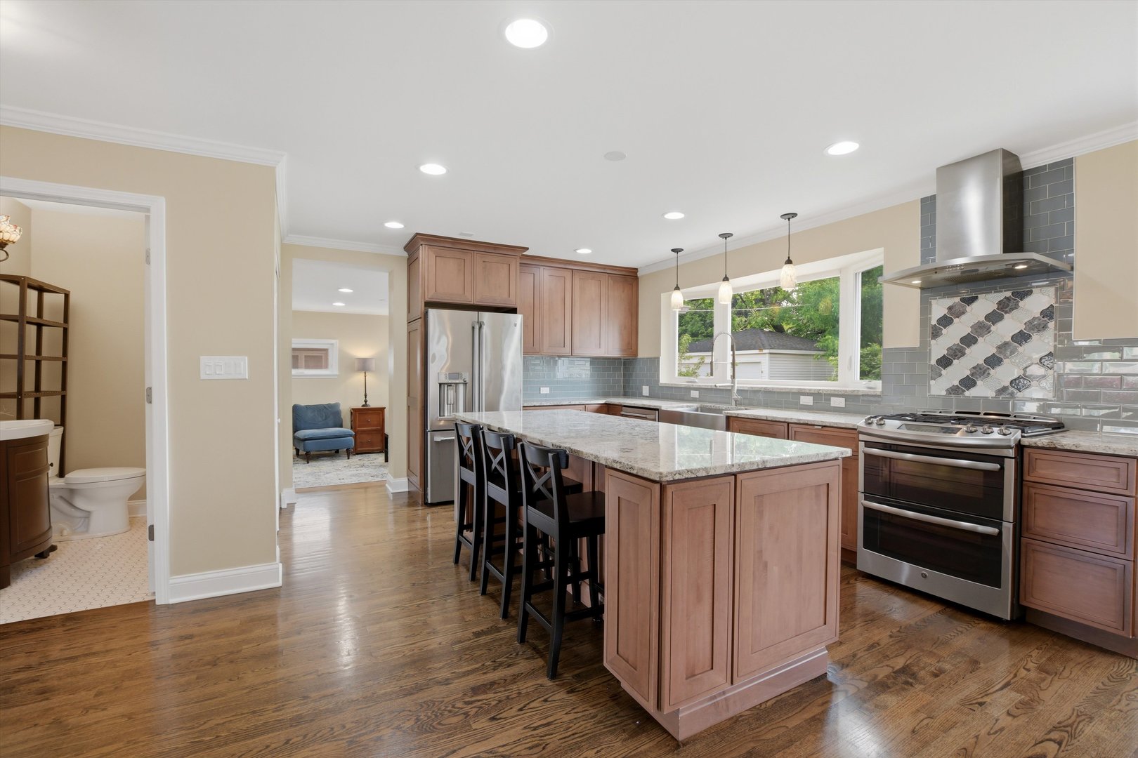 1601 S Ashland Avenue, Park Ridge, IL 60068