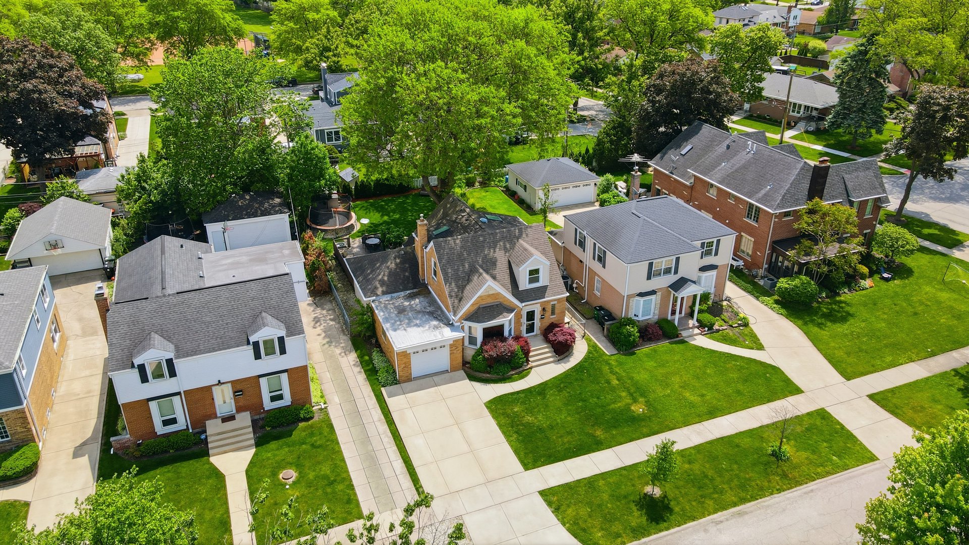 1601 S Ashland Avenue, Park Ridge, IL 60068