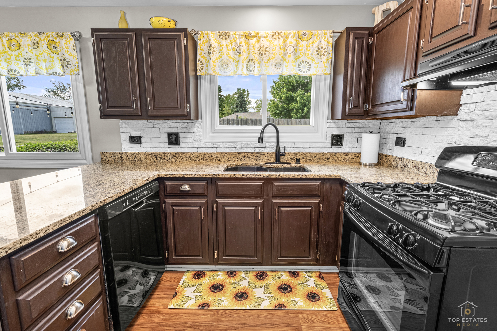 11716 Davey Drive, Huntley, IL 60142