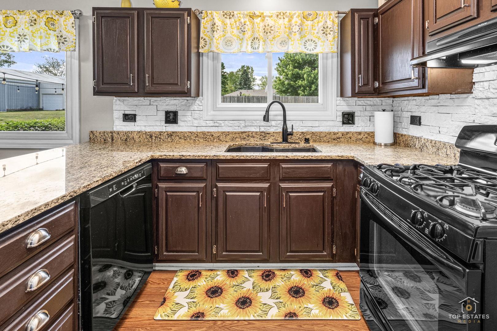 11716 Davey Drive, Huntley, IL 60142