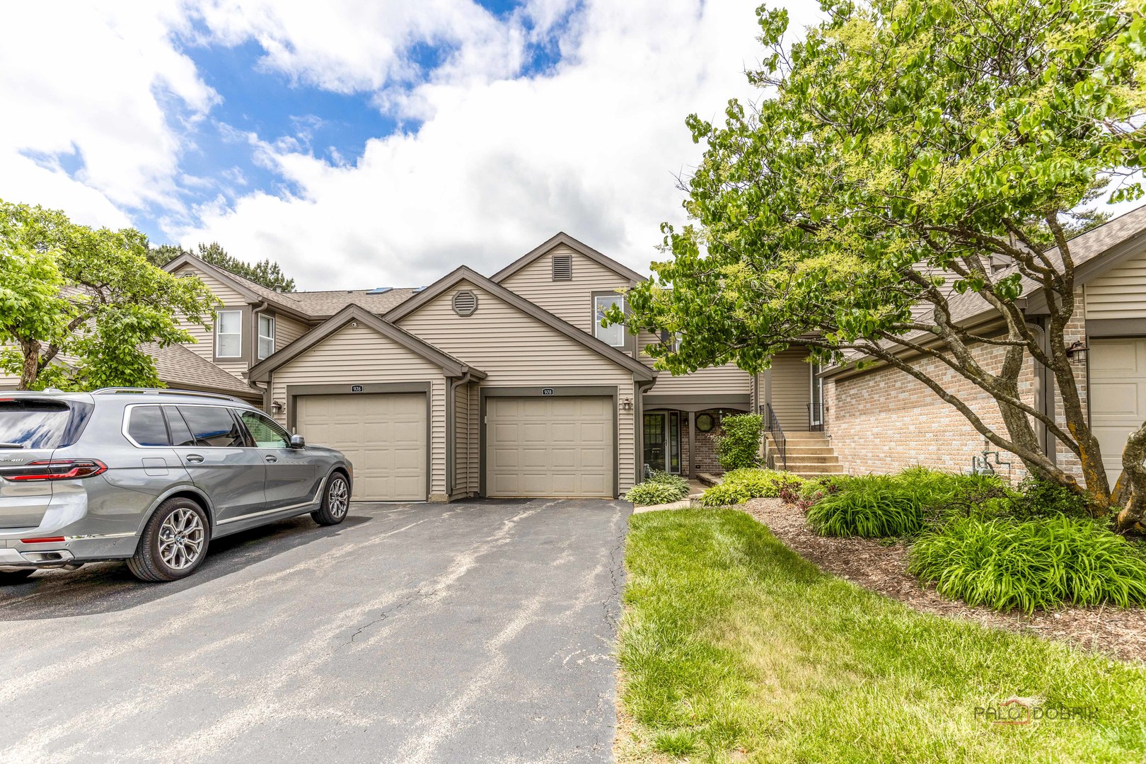 978 Buttercreek Court #978, Hoffman Estates, IL 60169