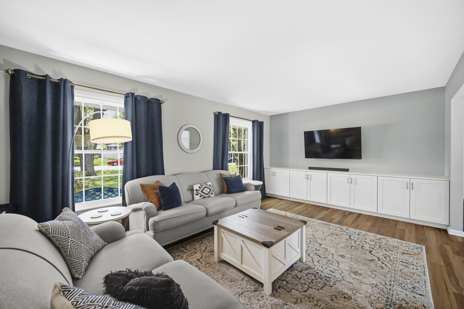 27W160 Oakwood Street, Winfield, IL 60190