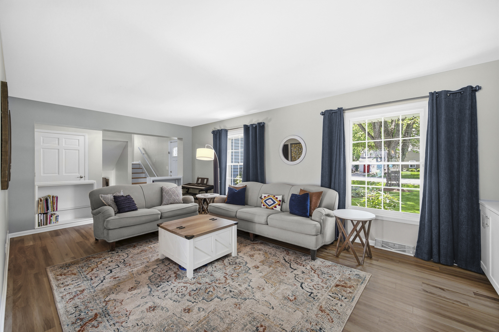 27W160 Oakwood Street, Winfield, IL 60190