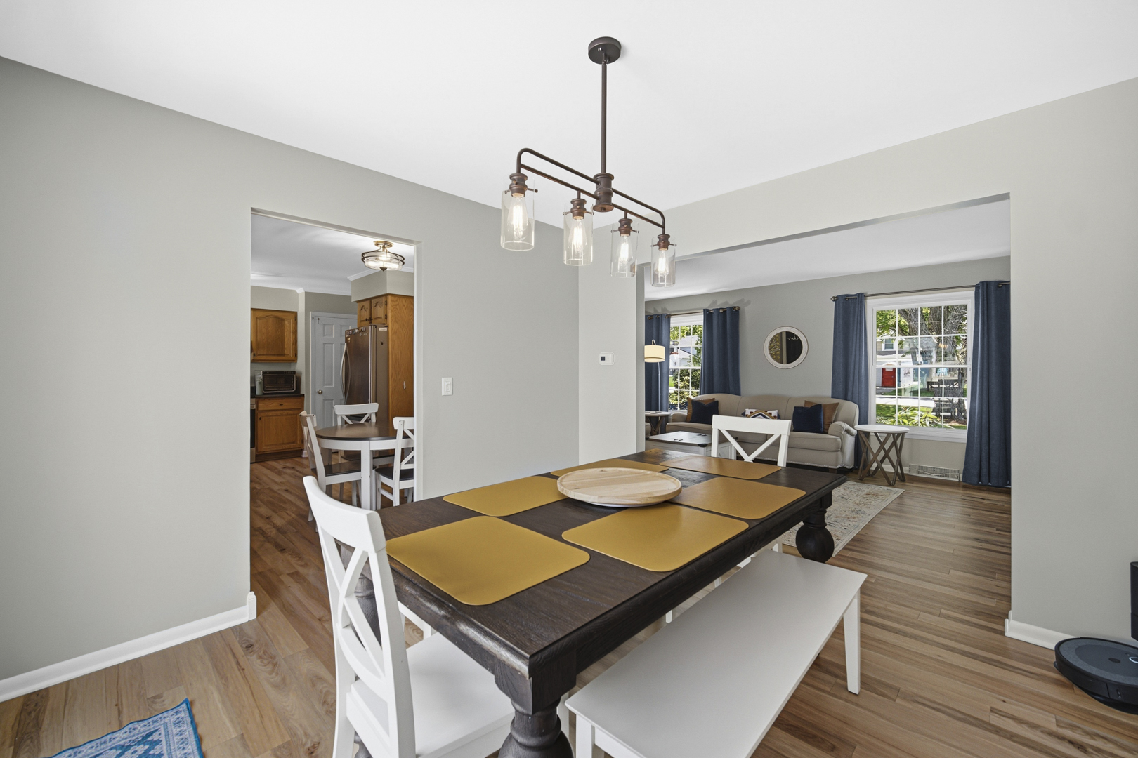 27W160 Oakwood Street, Winfield, IL 60190