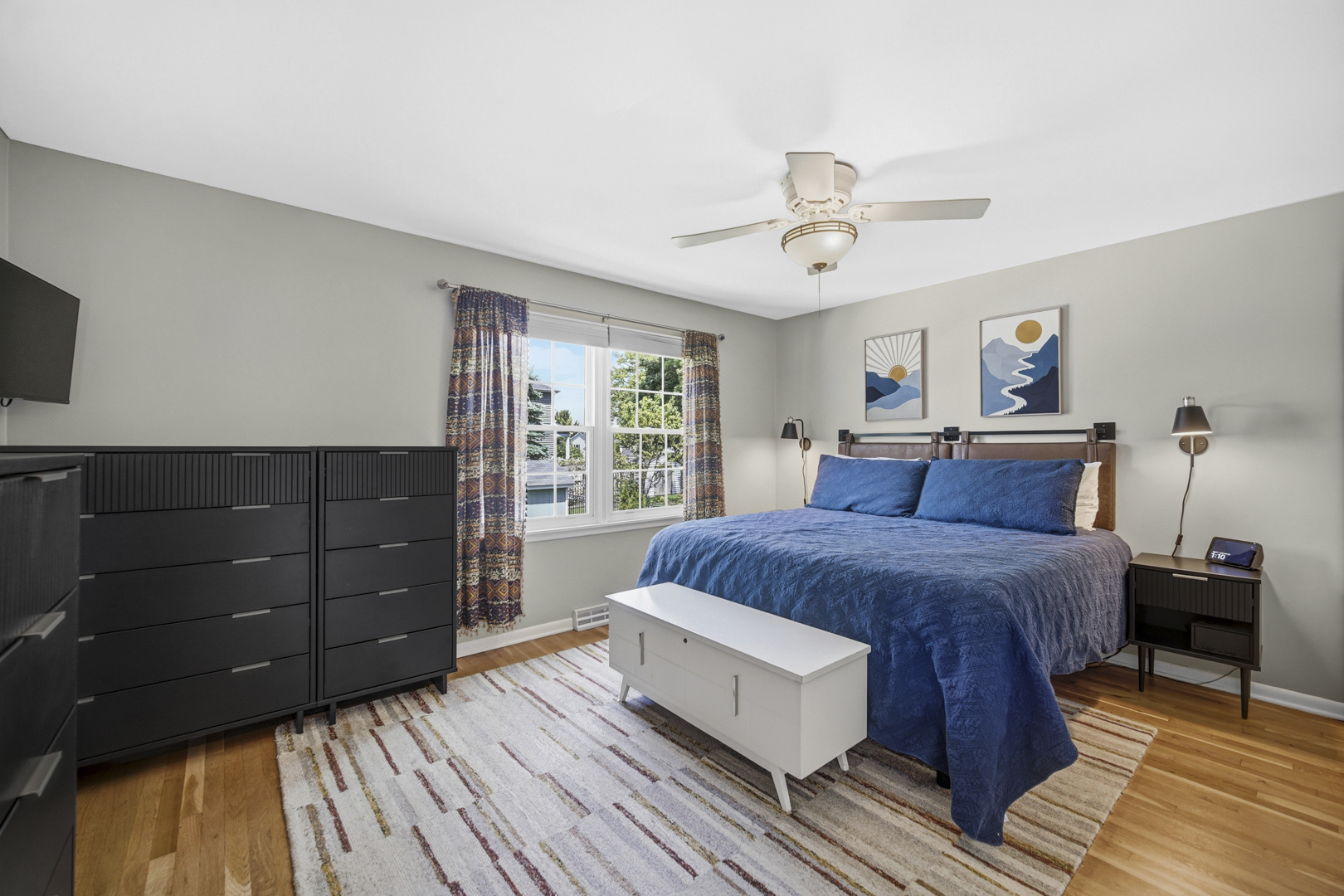 27W160 Oakwood Street, Winfield, IL 60190