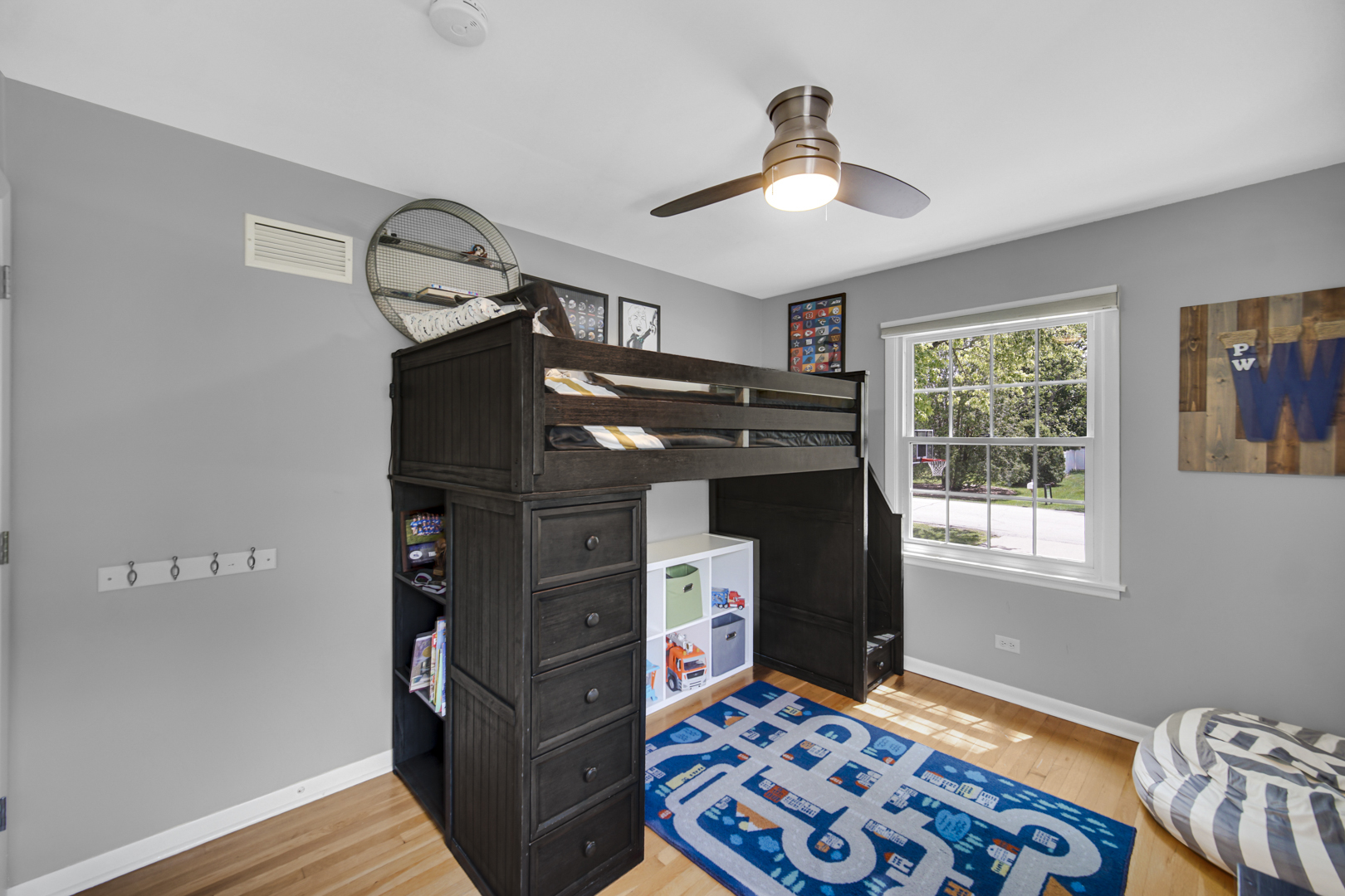 27W160 Oakwood Street, Winfield, IL 60190