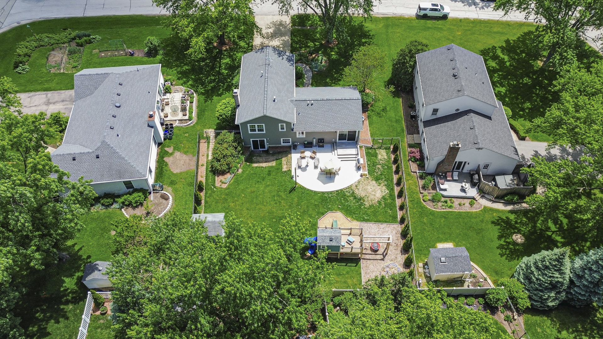 27W160 Oakwood Street, Winfield, IL 60190
