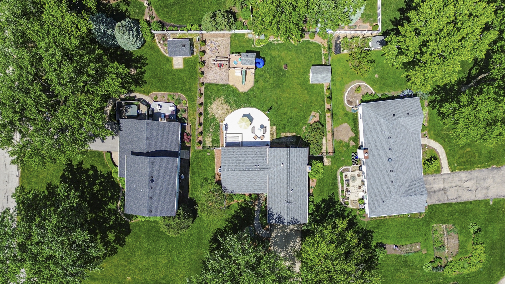 27W160 Oakwood Street, Winfield, IL 60190
