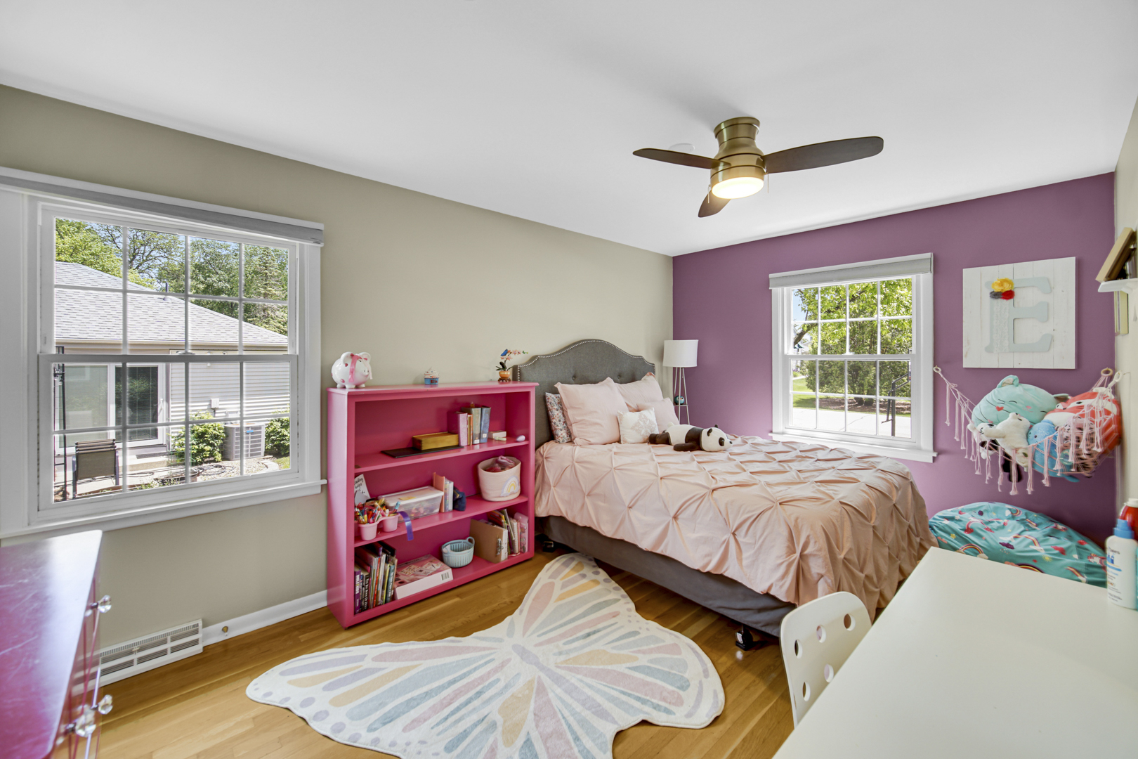 27W160 Oakwood Street, Winfield, IL 60190