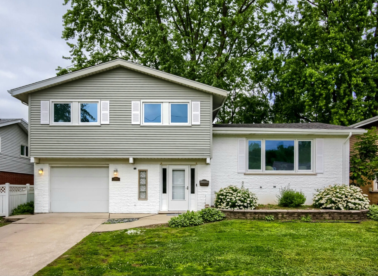 10112 S Kostner Avenue, Oak Lawn, IL 60453