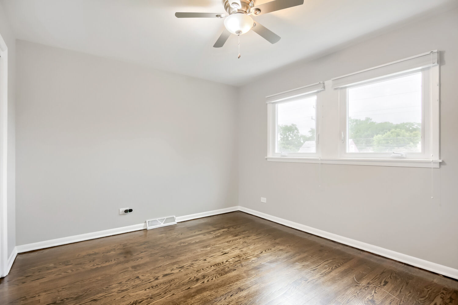 10112 S Kostner Avenue, Oak Lawn, IL 60453