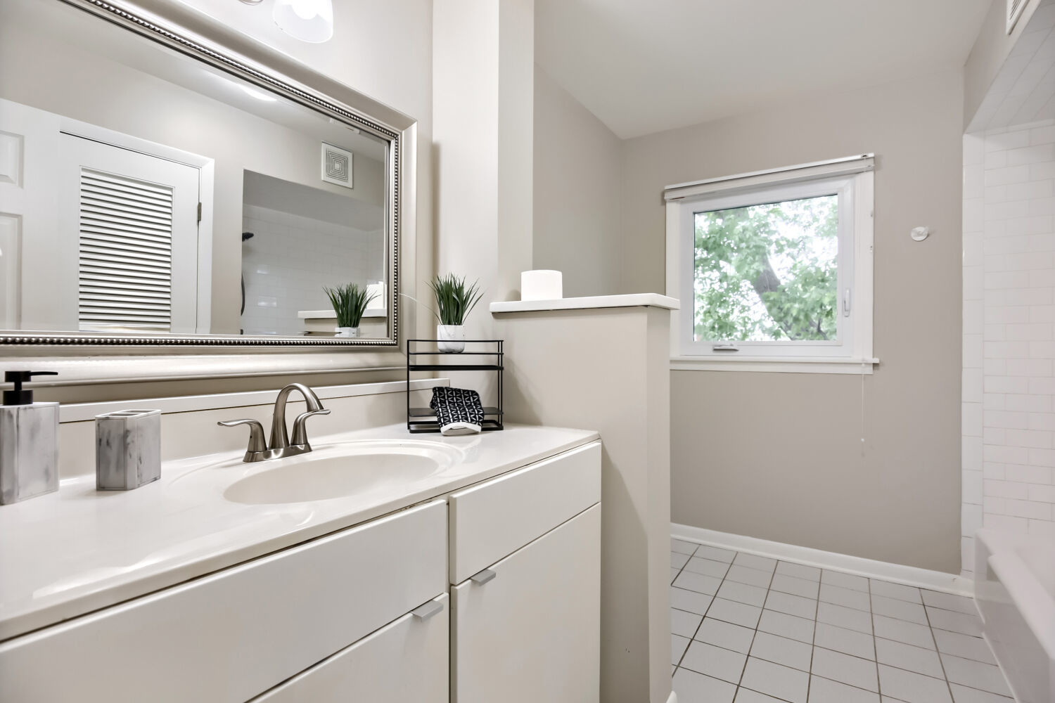 10112 S Kostner Avenue, Oak Lawn, IL 60453
