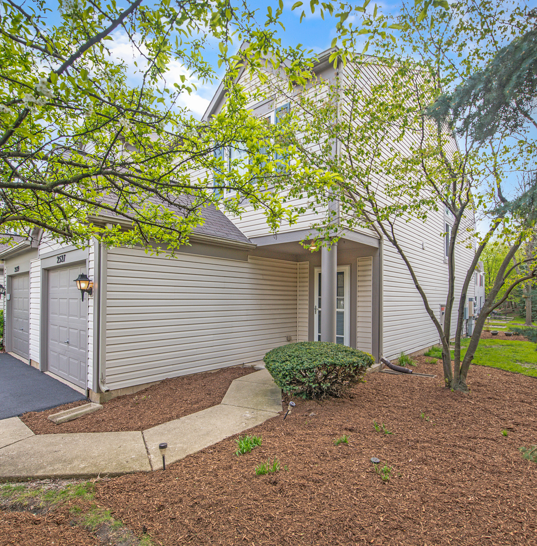 2527 Bordeaux Lane, Naperville, IL 60540