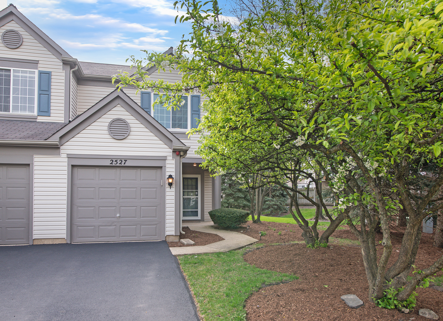 2527 Bordeaux Lane, Naperville, IL 60540
