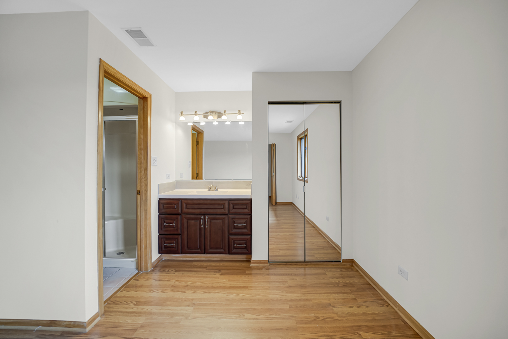 5630 W 103rd Street #308, Oak Lawn, IL 60453