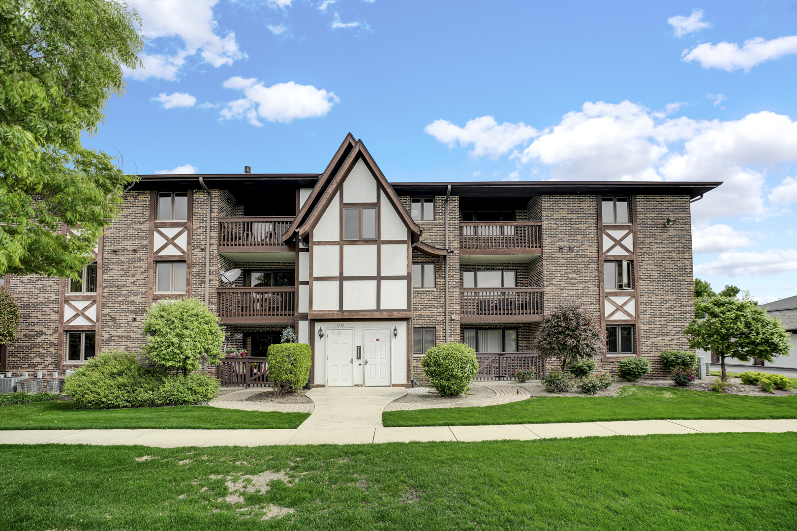 5630 W 103rd Street #308, Oak Lawn, IL 60453