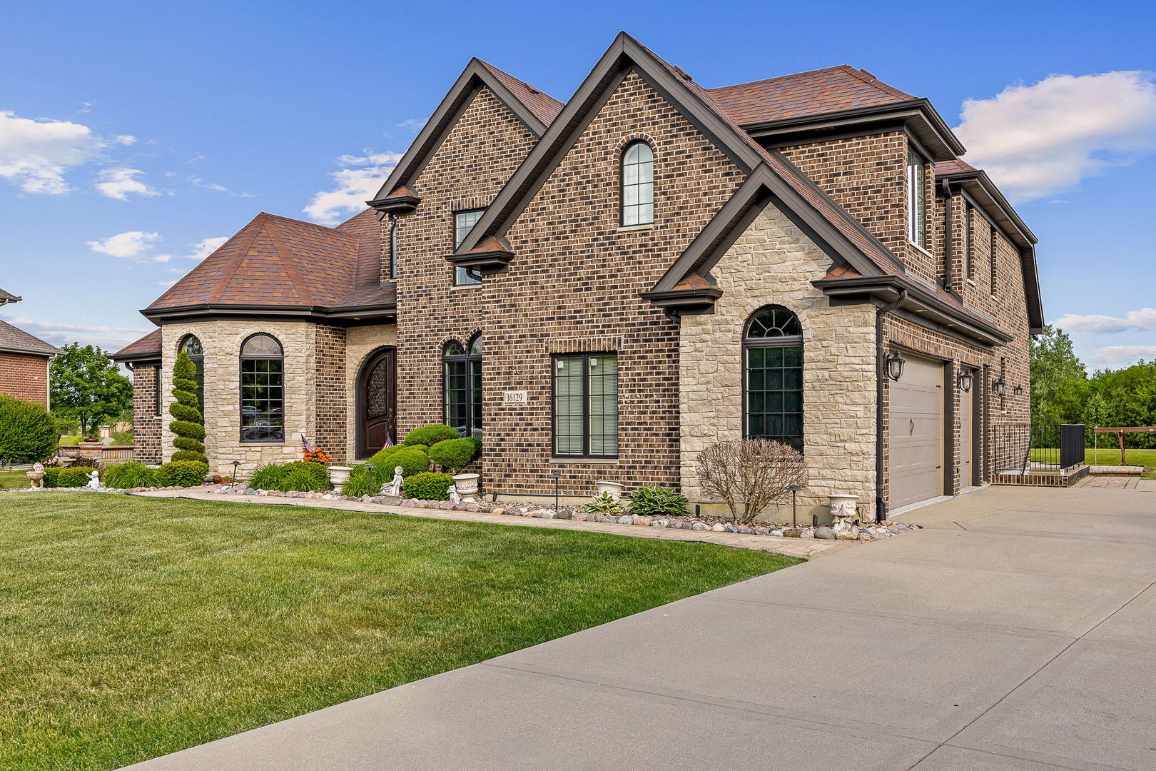 16129 W Red Cloud Drive, Lockport, IL 60441
