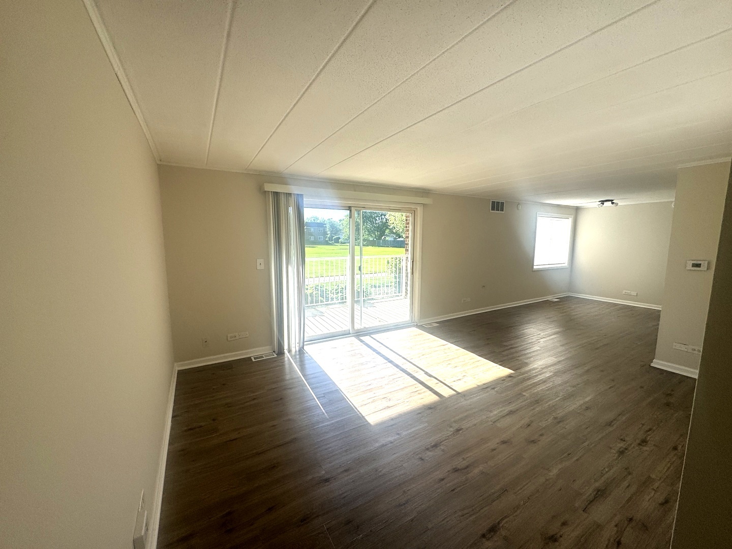 1112 Westover Lane #1B, Schaumburg, IL 60193