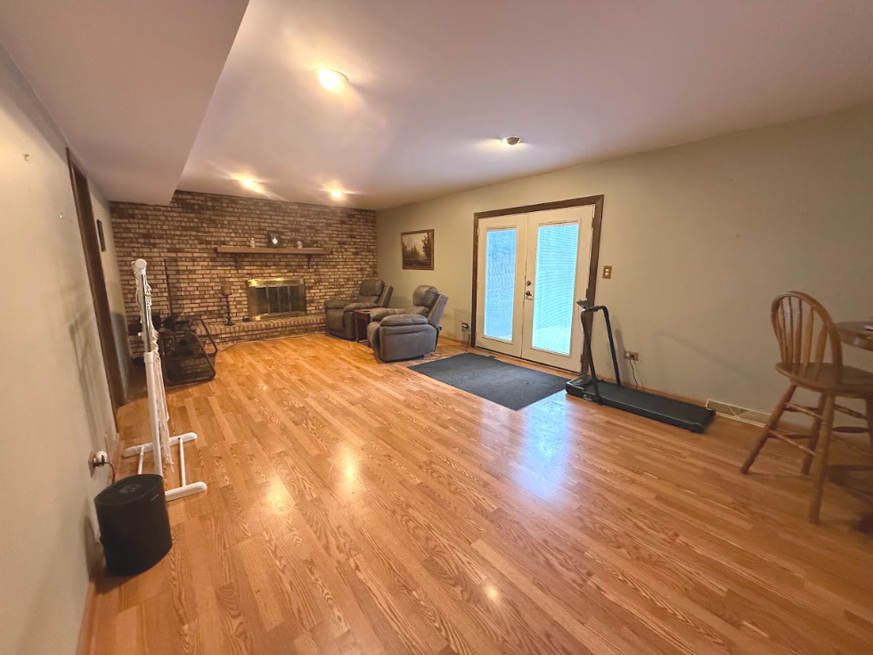 10158 S 87th Court, Palos Hills, IL 60465