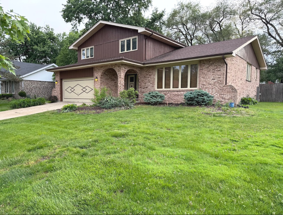 10158 S 87th Court, Palos Hills, IL 60465