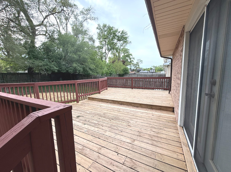 10158 S 87th Court, Palos Hills, IL 60465