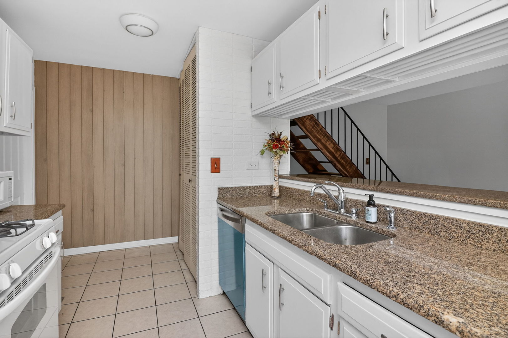 419 Sidney Avenue #C, Glendale Heights, IL 60139