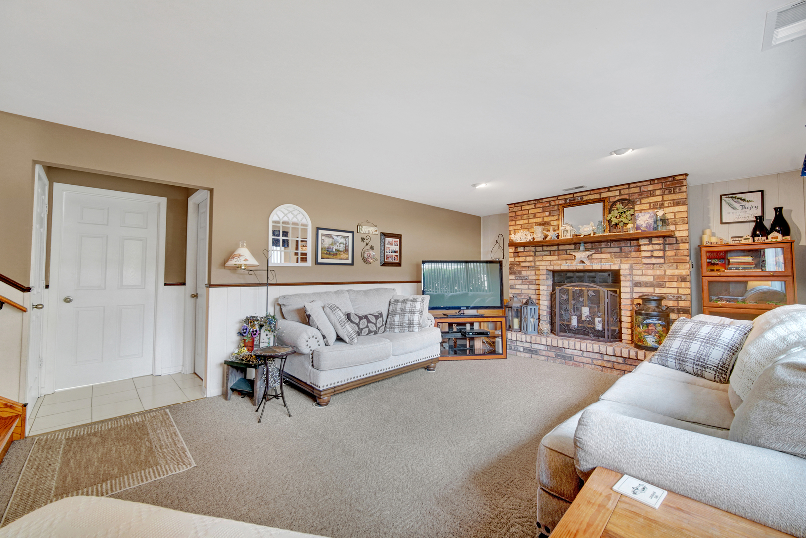 12132 S James Drive, Alsip, IL 60803