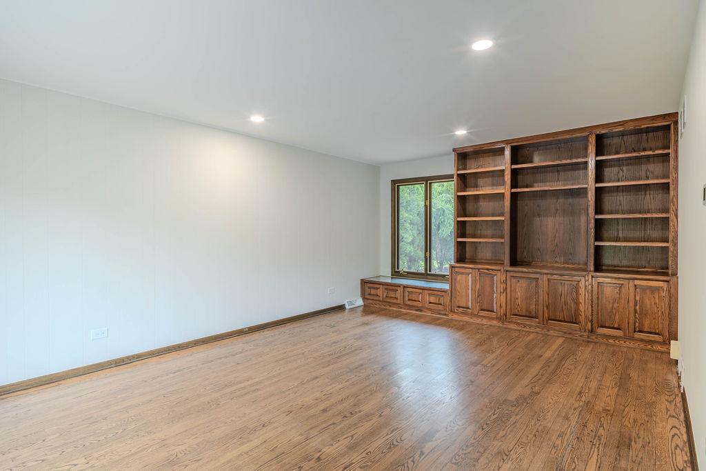 8100 S Park Avenue, Burr Ridge, IL 60527