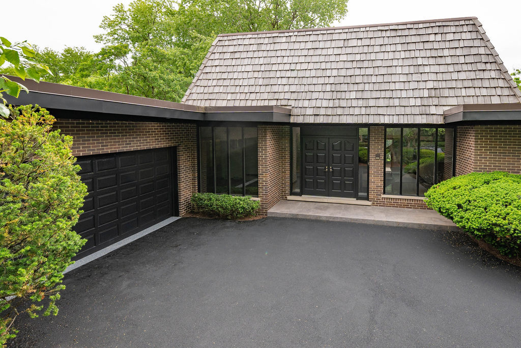 8100 S Park Avenue, Burr Ridge, IL 60527