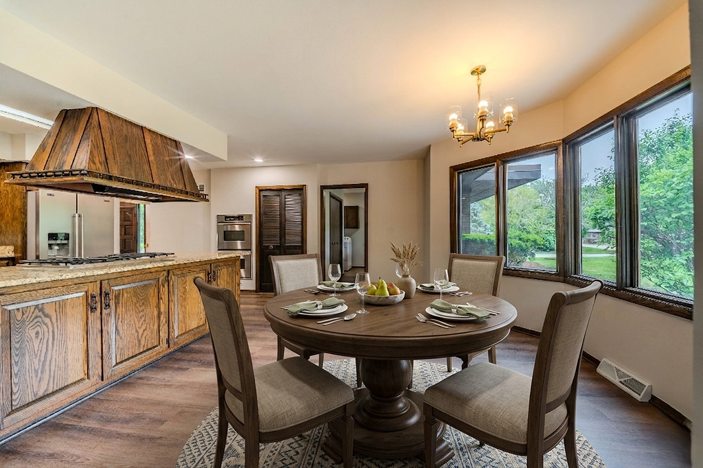 8100 S Park Avenue, Burr Ridge, IL 60527