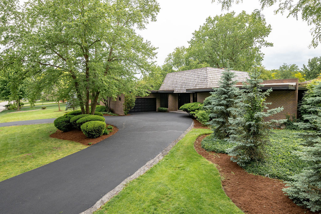 8100 S Park Avenue, Burr Ridge, IL 60527