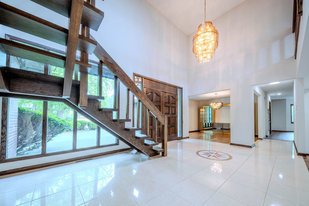 8100 S Park Avenue, Burr Ridge, IL 60527