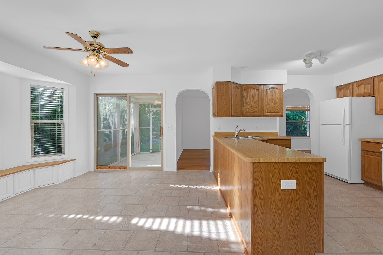 4176 Kenwood Avenue, Gurnee, IL 60031