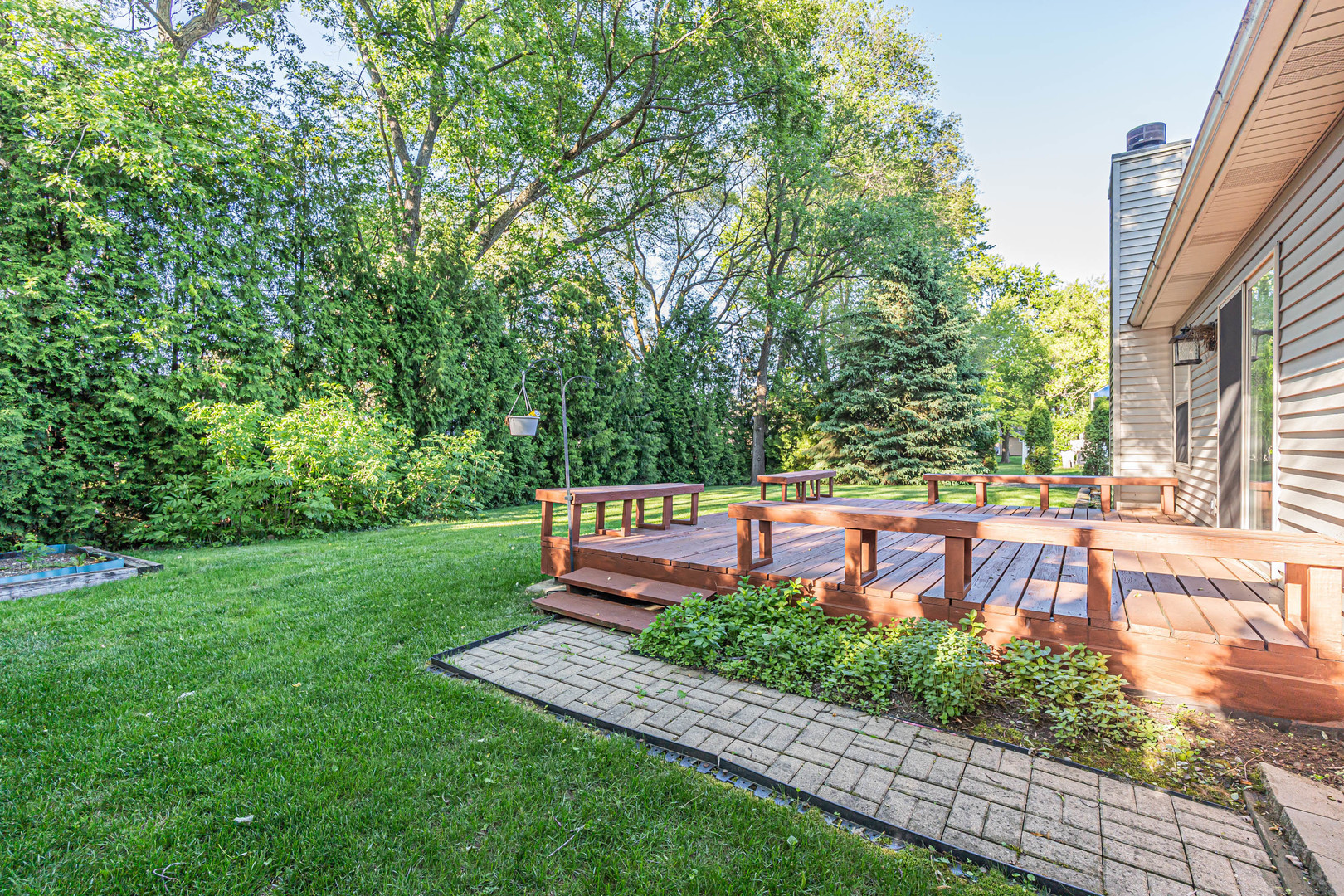 4176 Kenwood Avenue, Gurnee, IL 60031