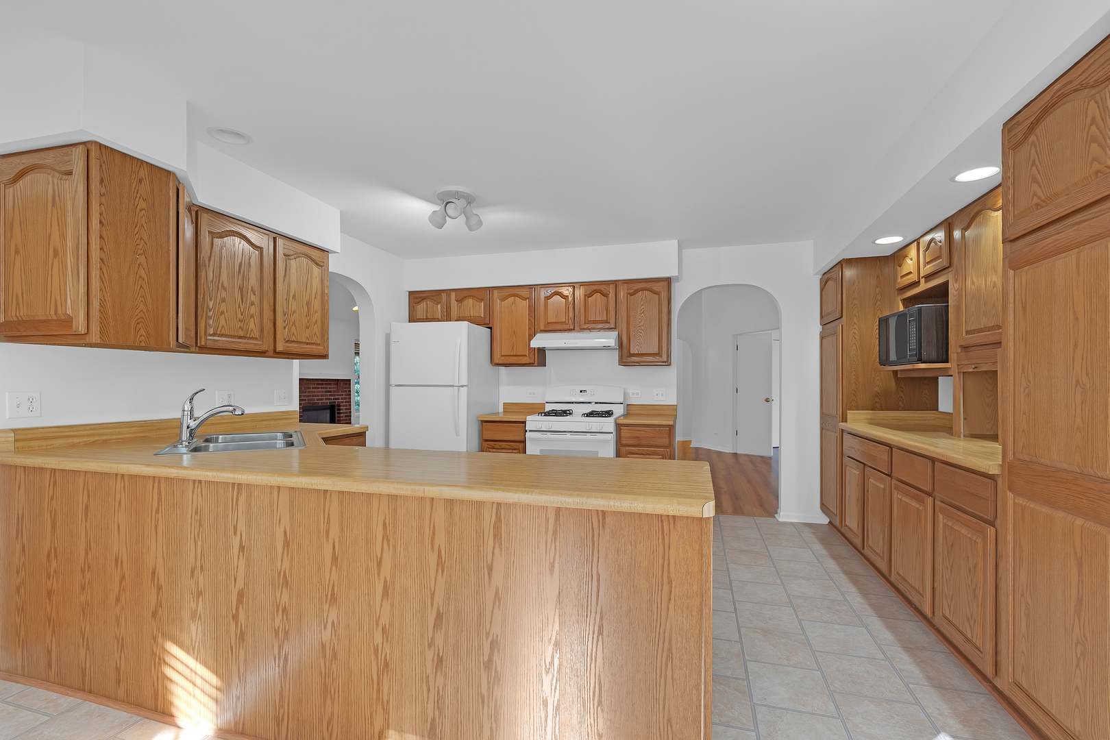 4176 Kenwood Avenue, Gurnee, IL 60031