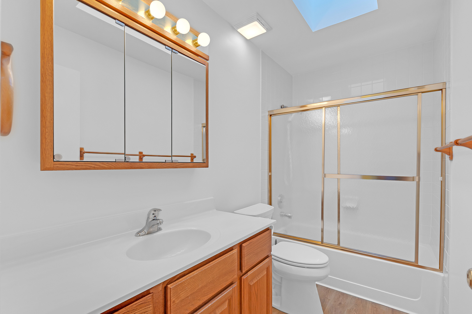 4176 Kenwood Avenue, Gurnee, IL 60031