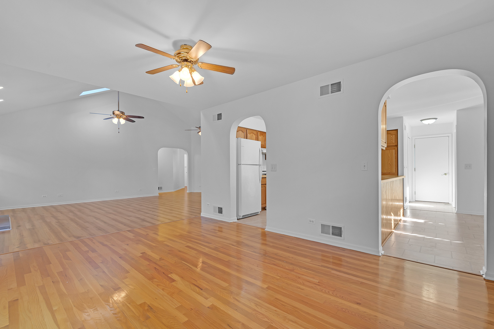4176 Kenwood Avenue, Gurnee, IL 60031