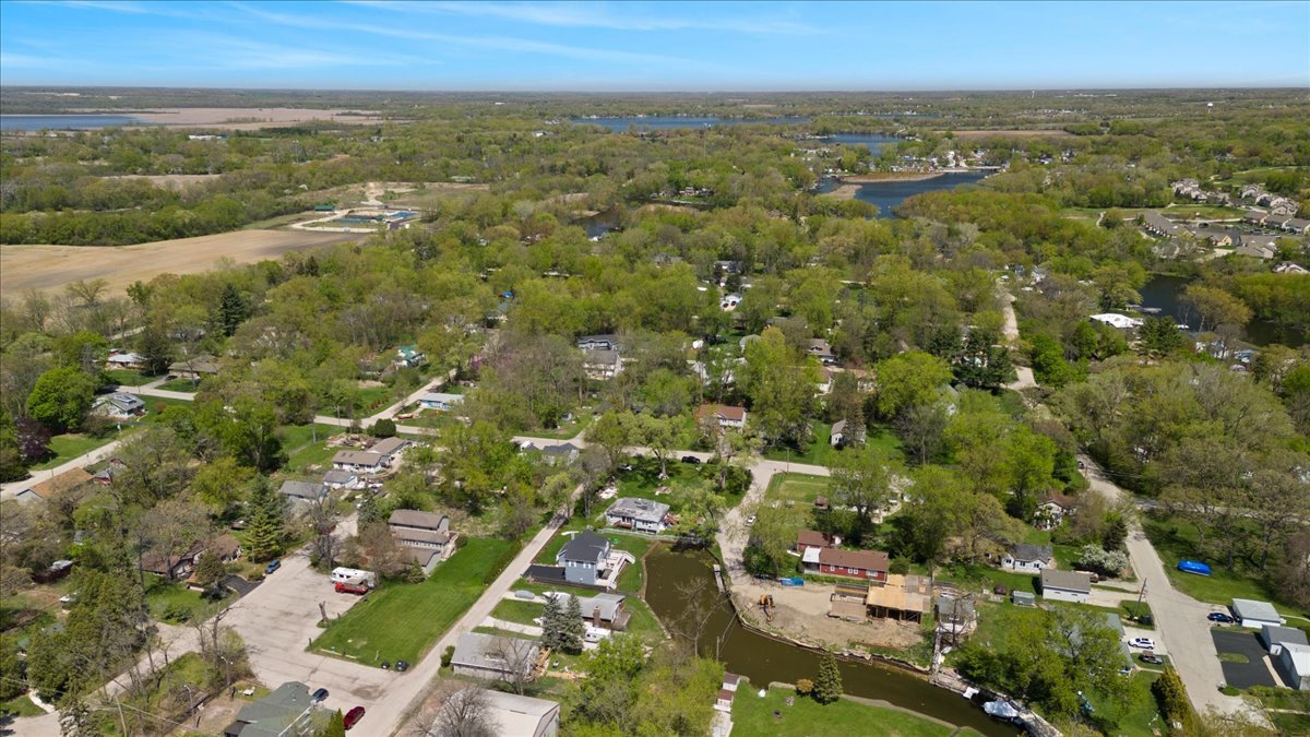 39457 N Forest Avenue, Antioch, IL 60002