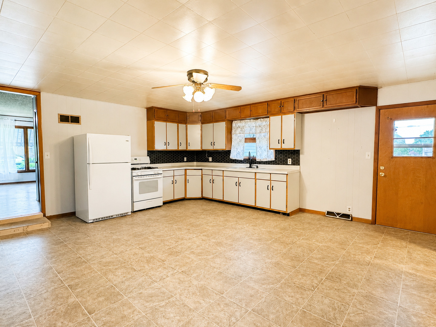 1112 1st Avenue, Ottawa, IL 61350