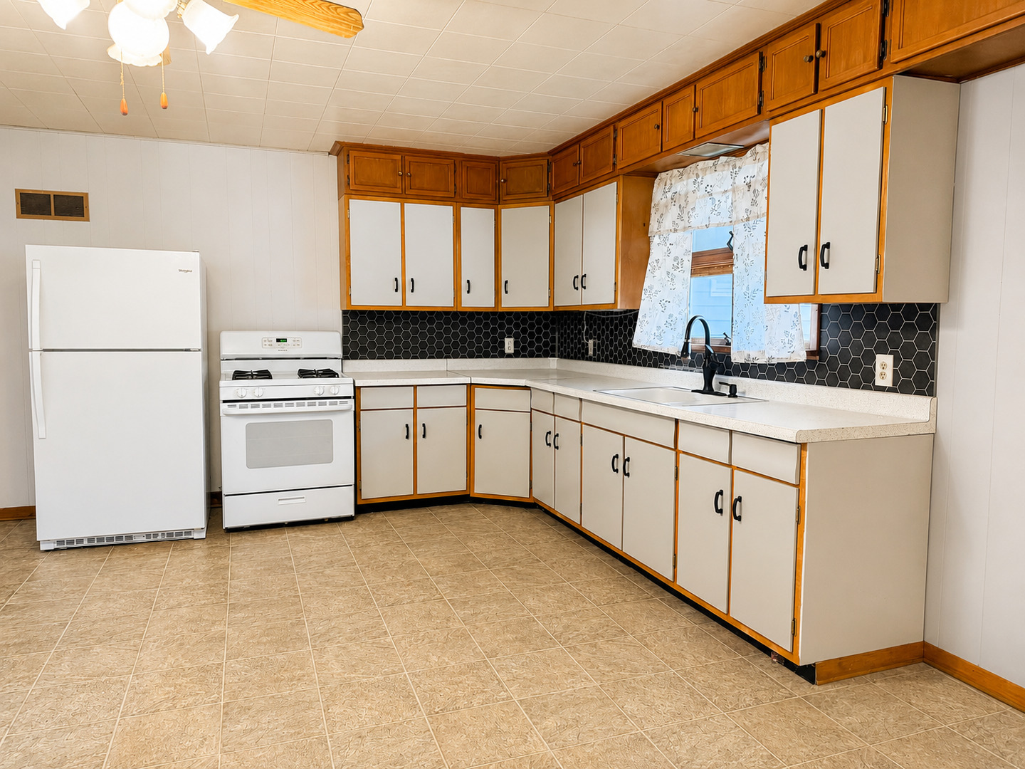 1112 1st Avenue, Ottawa, IL 61350