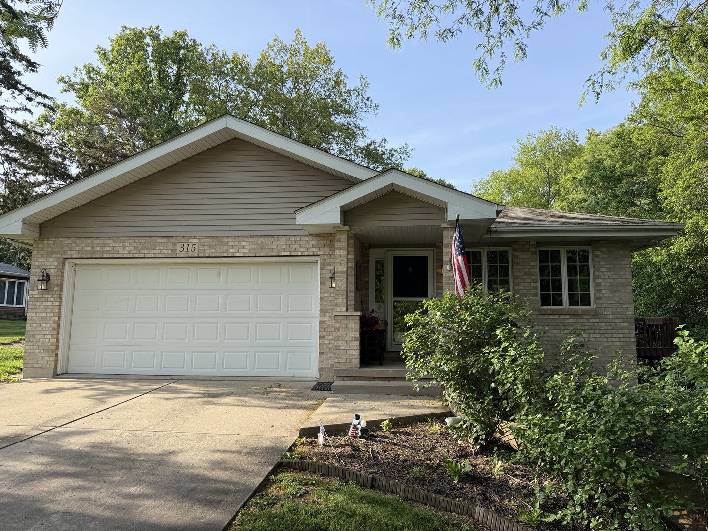 315 E Fox Street, Yorkville, IL 60560