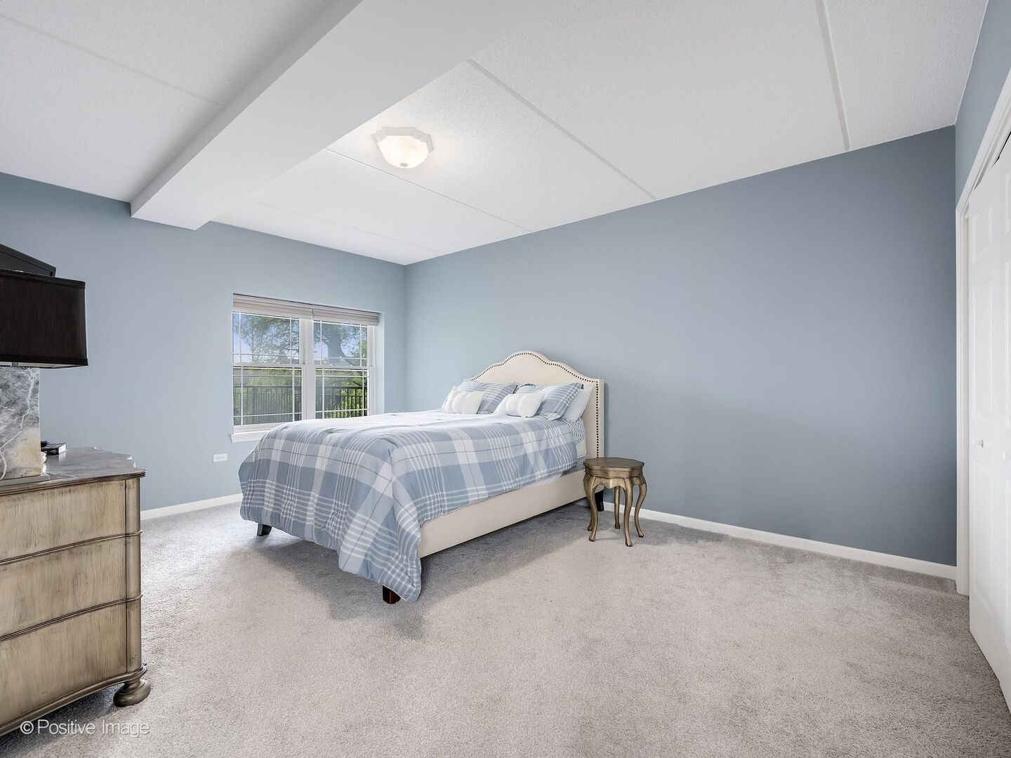 586 Crescent Boulevard #304, Glen Ellyn, IL 60137